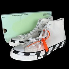 Scarpe alte nuove con